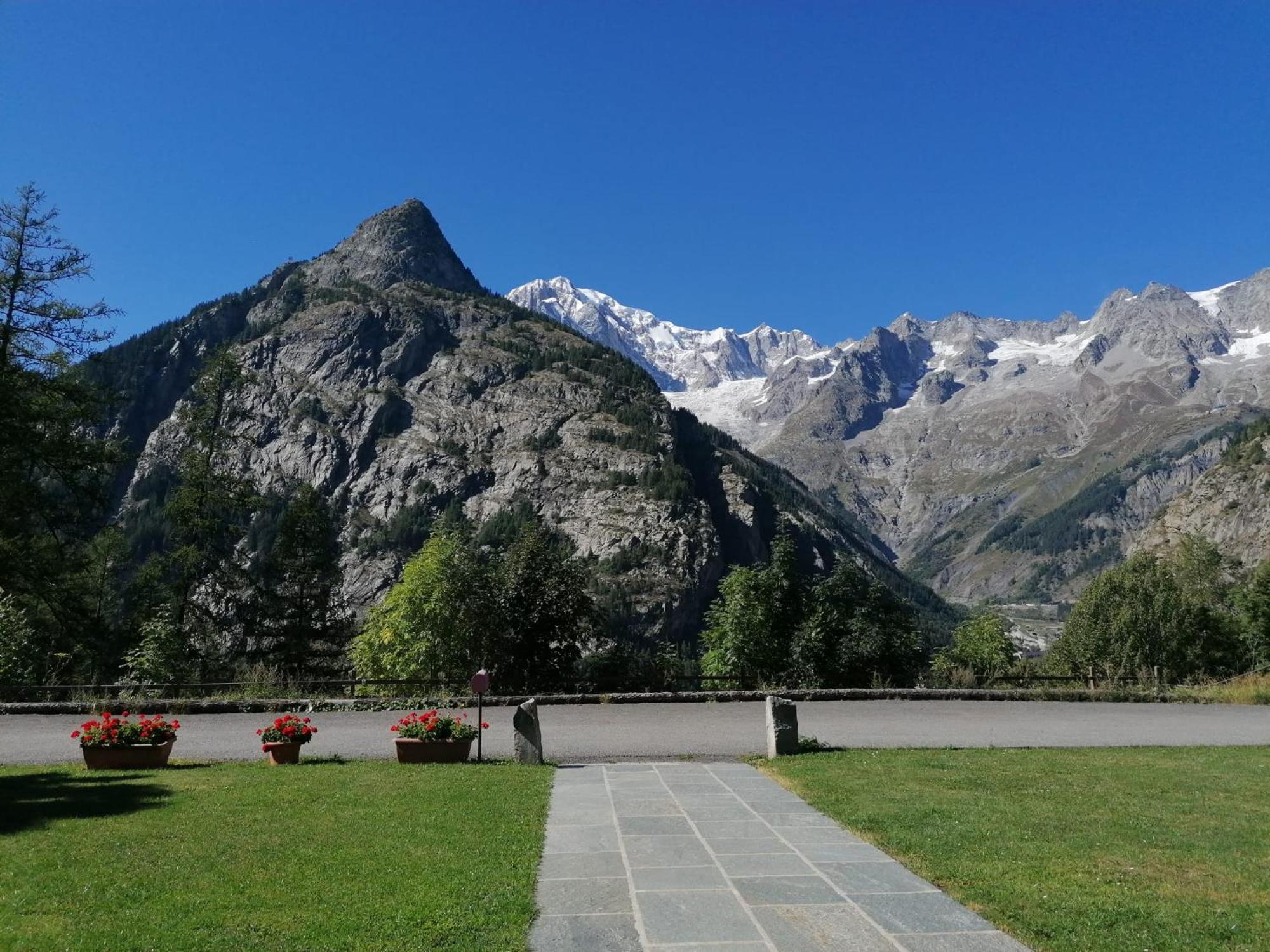 Le Reve Acomodação com café da manhã Courmayeur Exterior foto